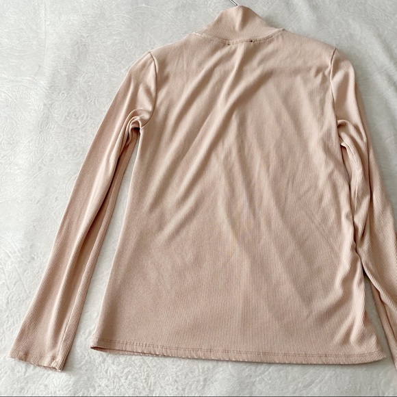 T by Tahari Pale Pink Ribbed Mick Neck Pullover Top - Picture 10 of 13